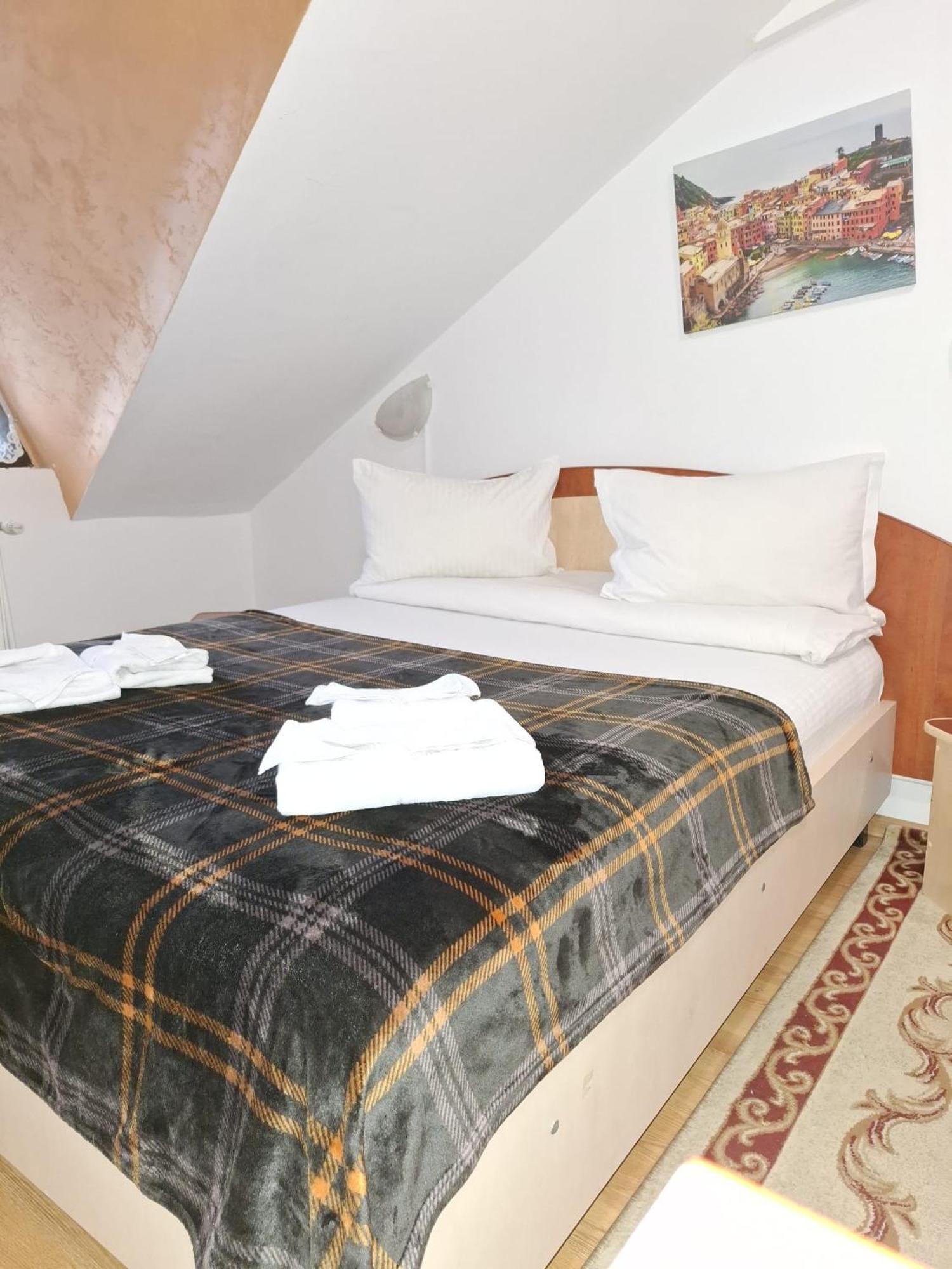 Casa Boiereasca Hotel Iasi Bagian luar foto